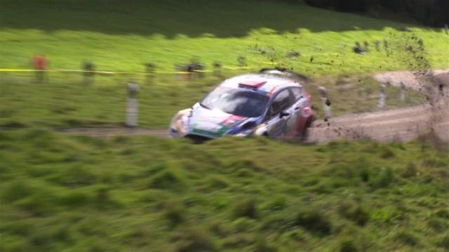 Murat Bostanci danifica Fiesta R5 com despiste em São Brás (vídeo)