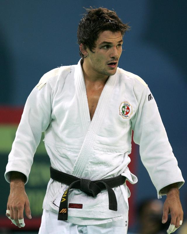 João Pina afastado no primeiro combate de repescagem