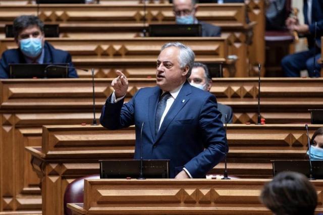 PSD/Açores prioriza cabos submarinos nas propostas ao OE