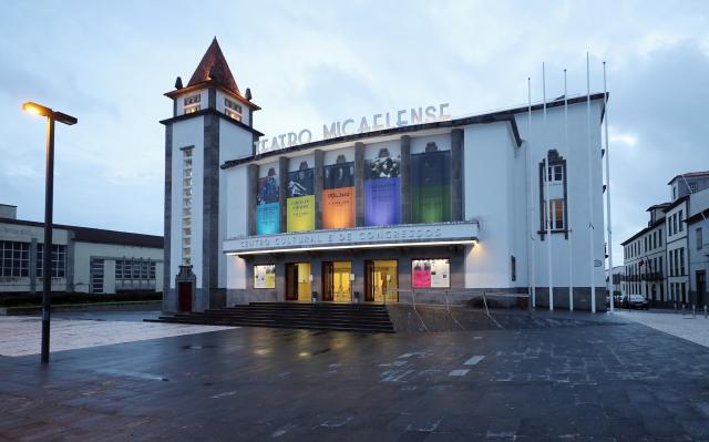 Matiné “@s Artistas do Andar de Cima” no Teatro Micaelense